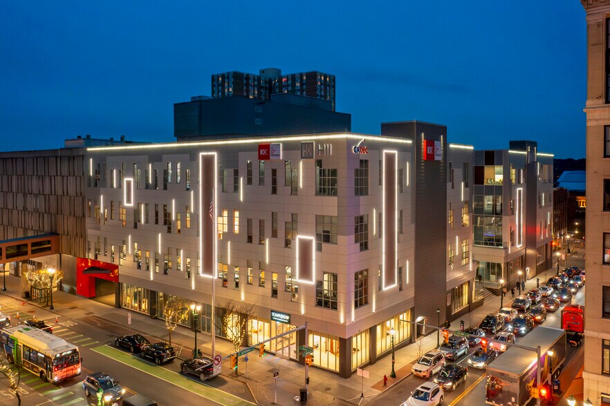 400 S Salina St, Syracuse, NY à louer - Photo du bâtiment - Image 2 de 16