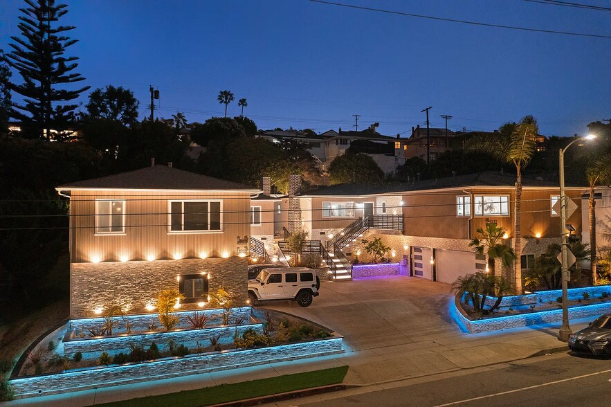 8222 Pershing Dr, Playa Del Rey, CA à vendre - Photo du bâtiment - Image 2 de 17