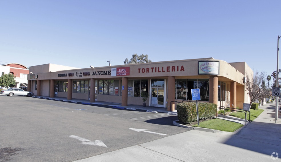 426 W 2nd Ave, Escondido, CA for sale - Primary Photo - Image 2 of 3