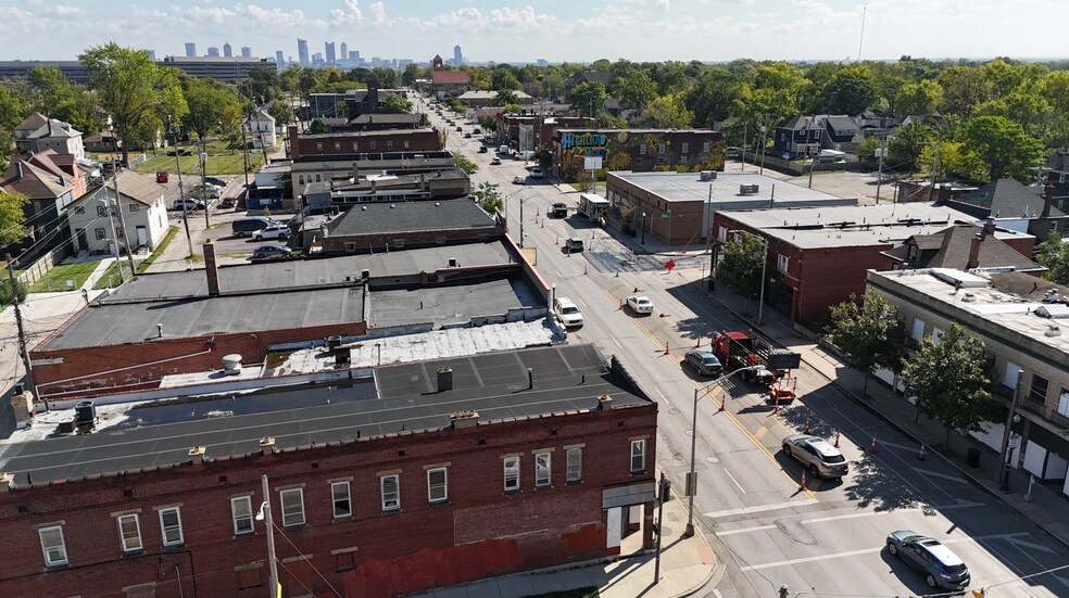 2420 W Broad St, Columbus, OH à louer - Photo du bâtiment - Image 3 de 18