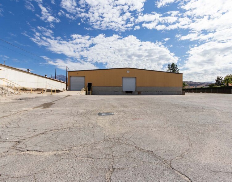 1500 Crafton Ave, Mentone, CA à louer - Photo du bâtiment - Image 3 de 8