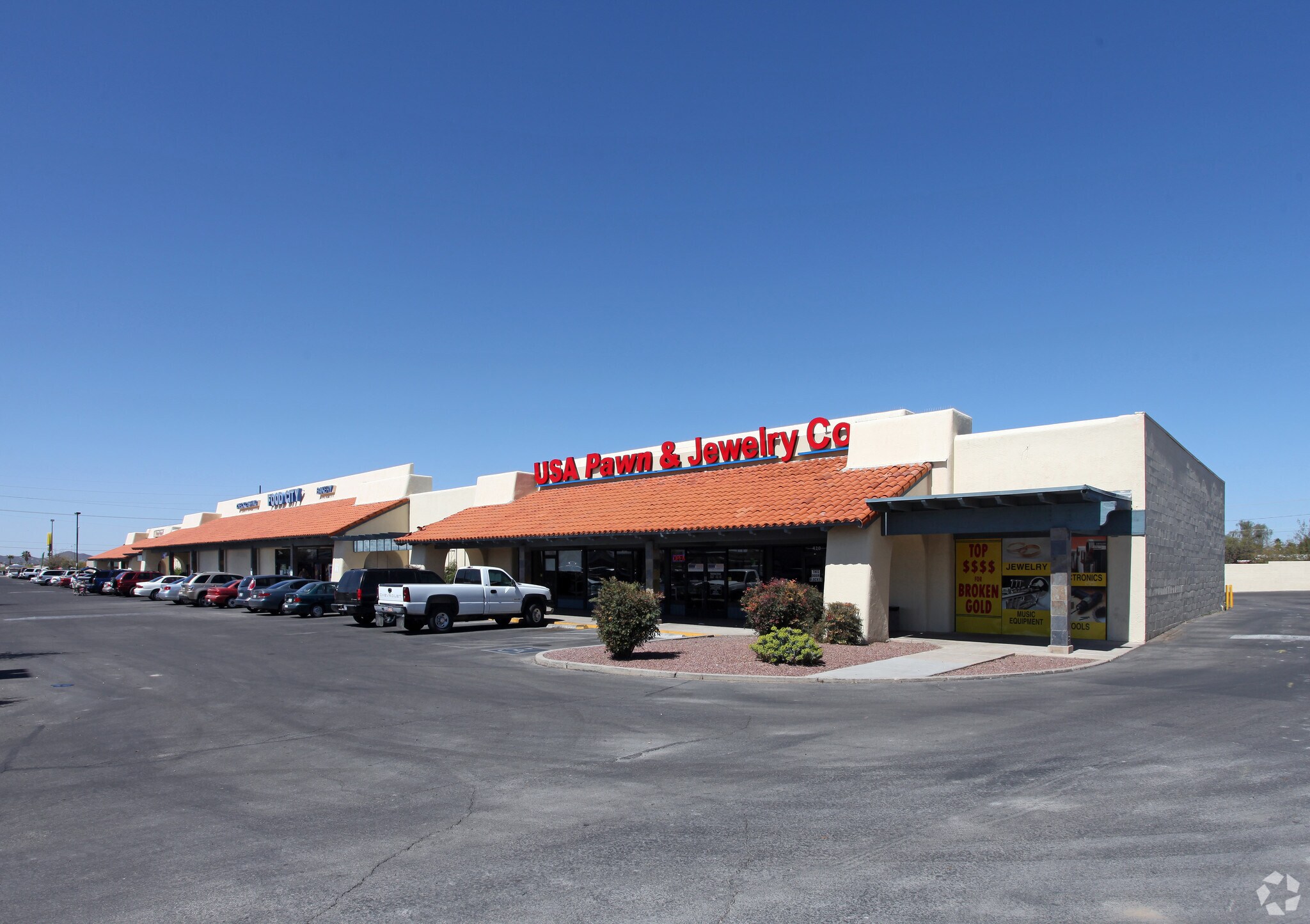 418 W Valencia Rd, Tucson, AZ à louer Photo du bâtiment- Image 1 de 9
