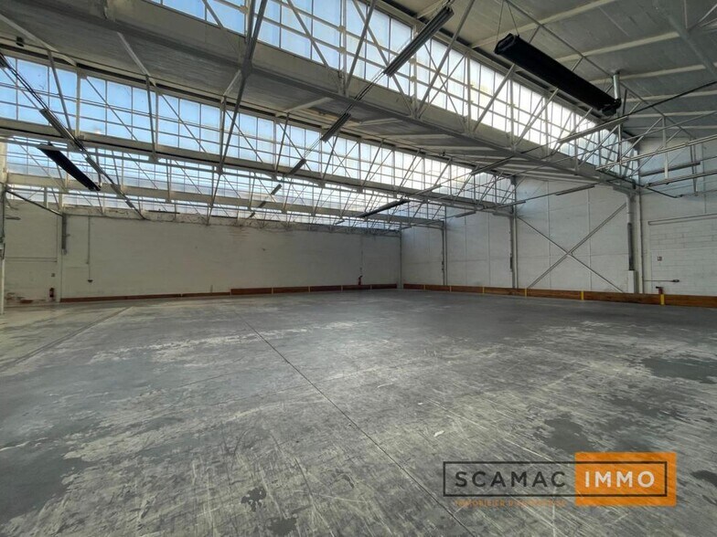 Industrial in MASSY for lease - Interior Photo - Image 2 of 10