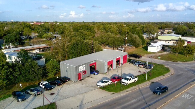More details for 15330 W Bellfort St, Sugar Land, TX - Retail for Sale