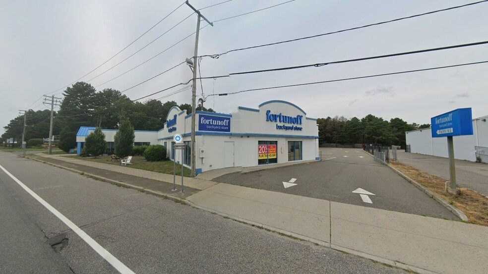 615 W Sunrise Hwy, Patchogue, NY for sale - Primary Photo - Image 1 of 5