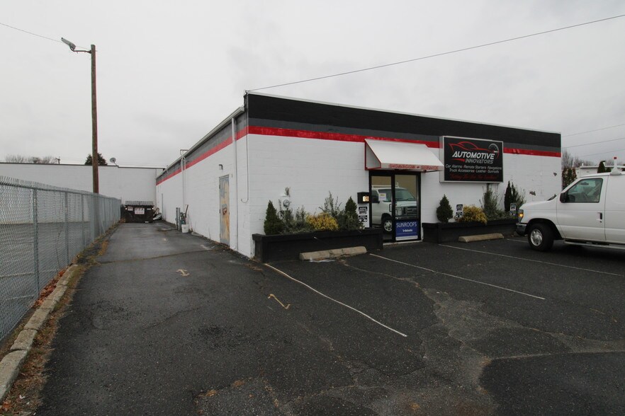 19 Norman St, West Springfield, MA for lease - Building Photo - Image 1 of 4