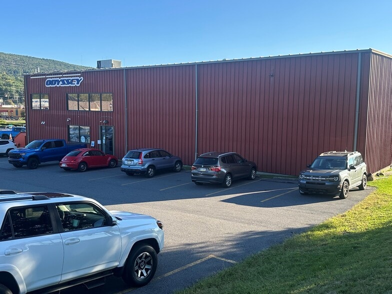 104 J Campbell Collins Drive, Wilkes Barre, PA for lease - Building Photo - Image 1 of 22