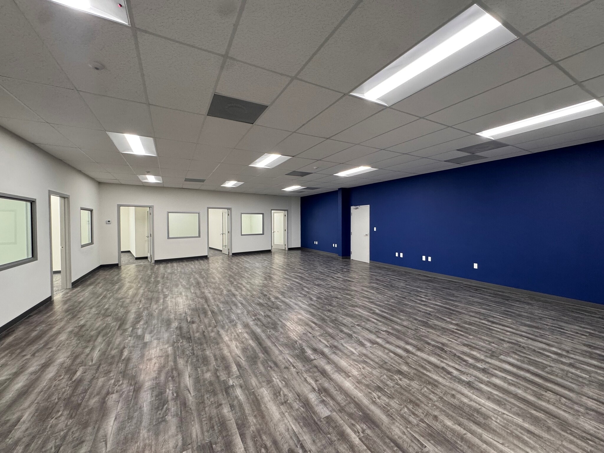 1880 N Commerce Pky, Weston, FL for lease Interior Photo- Image 1 of 2