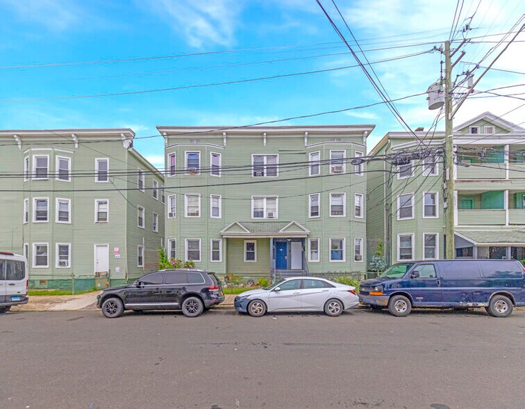 Caroline & Maple Apartments portefeuille de 3 propriétés à vendre sur LoopNet.ca - Photo du bâtiment - Image 2 de 12