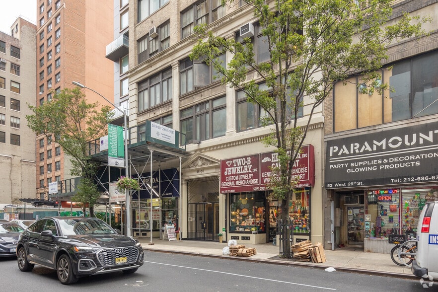 46-50 W 29th St, New York, NY for lease - Building Photo - Image 2 of 7