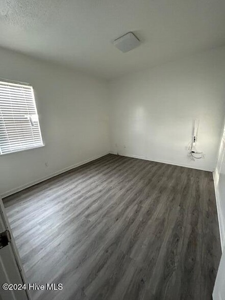 819 Castle St, Wilmington, NC for lease - Interior Photo - Image 3 of 5