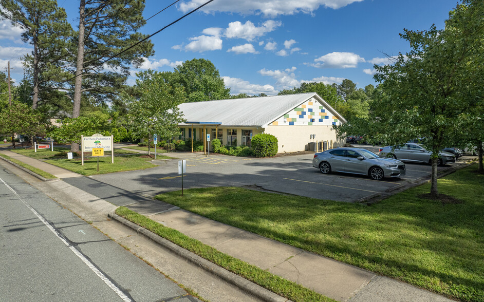 127 Fidelity St, Carrboro, NC à vendre - Photo du b timent - Image 3 de 12