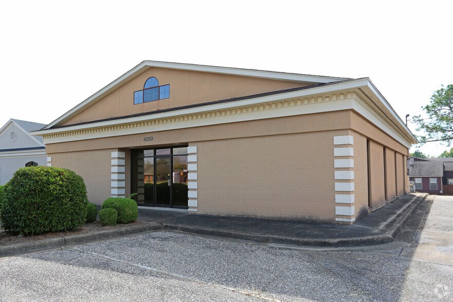 4250 Lomac St, Montgomery, AL à louer - Photo du bâtiment - Image 2 de 9