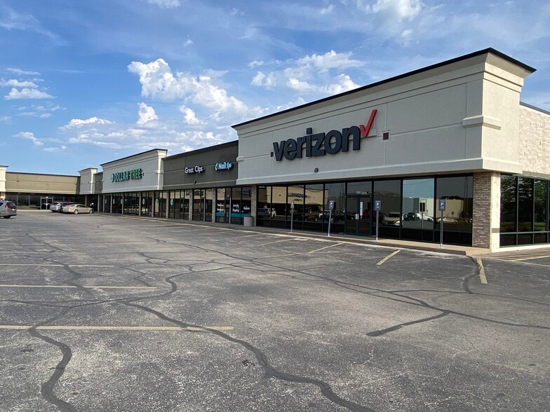 122 W George E Phelps Blvd, Carthage, MO à louer - Photo du bâtiment - Image 3 de 18