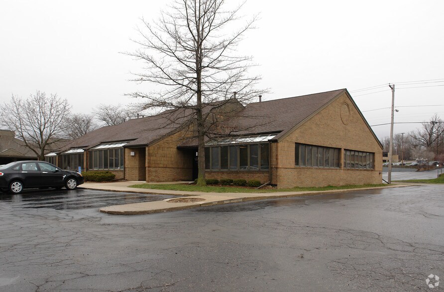 2330 E Stadium Blvd, Ann Arbor, MI à vendre - Photo du bâtiment - Image 2 de 2