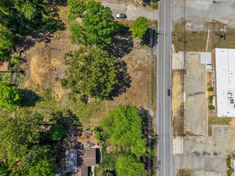 1207-1211 Hickory Chapel Rd, High Point, NC for sale - Building Photo - Image 2 of 3