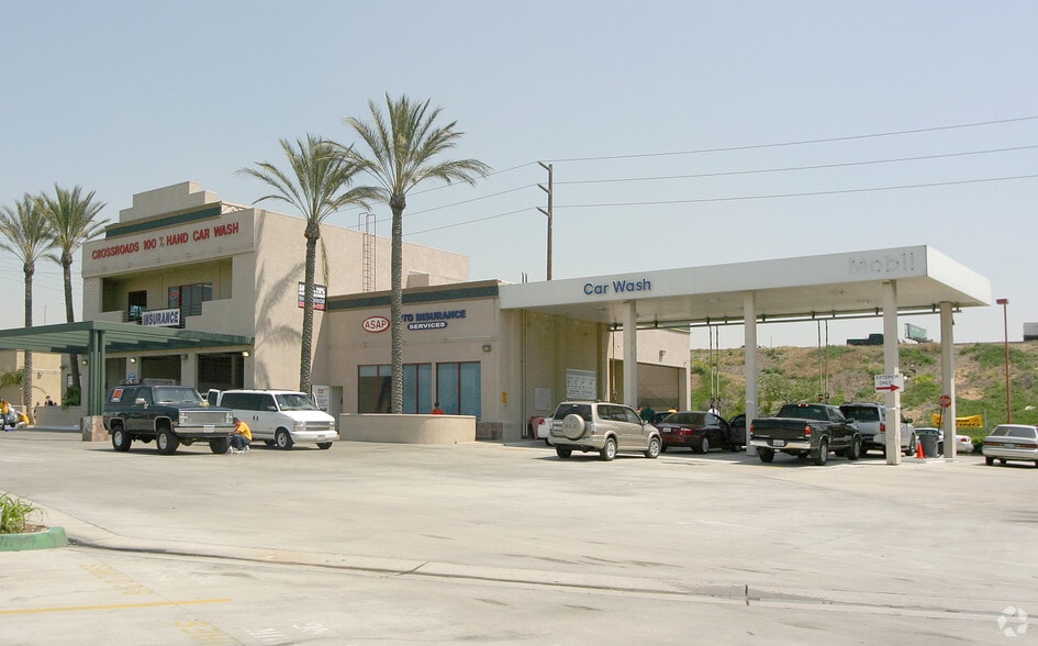 1050 Ontario Mills Dr, Ontario, CA for lease - Building Photo - Image 2 of 6