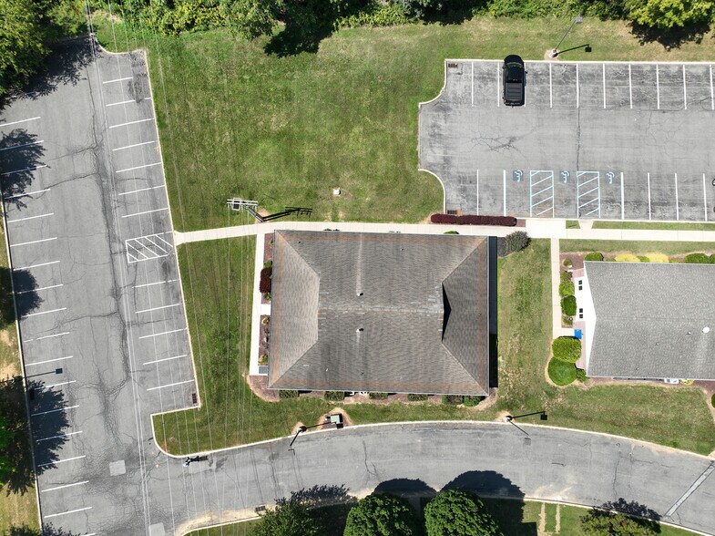 800 Coventry Dr, Phillipsburg, NJ à vendre - Photo du bâtiment - Image 2 de 12