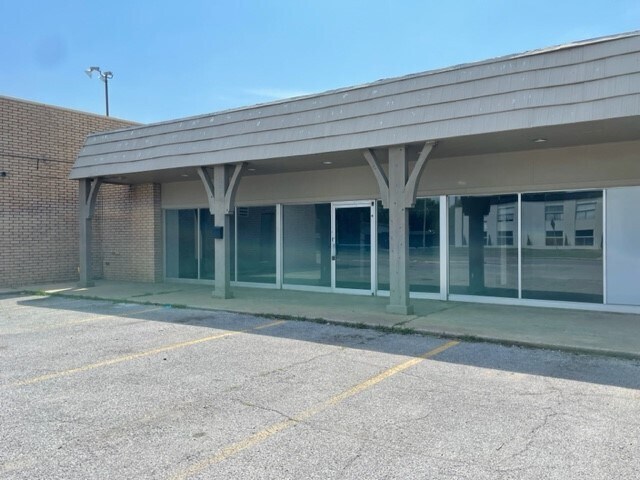 2811 Dorchester Dr, Oklahoma City, OK for lease - Building Photo - Image 1 of 9
