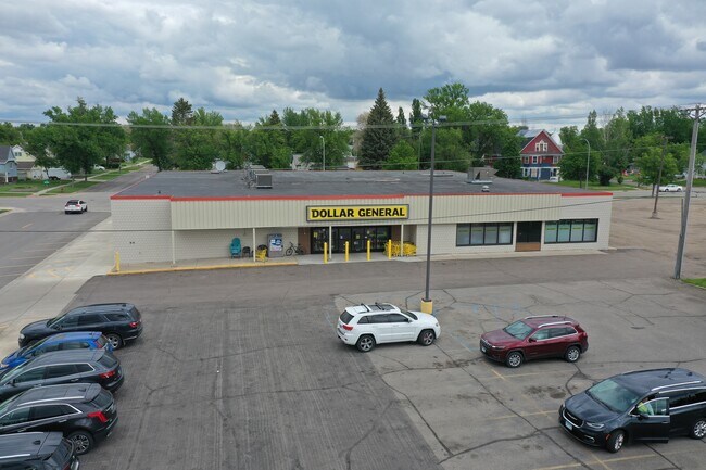 More details for 824 Dakota Ave, Wahpeton, ND - Retail for Sale
