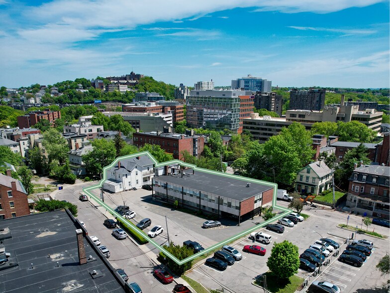 20 & 32 Kent Street Brookline Village portefeuille de 2 propriétés à vendre sur LoopNet.ca - Photo du bâtiment - Image 2 de 5