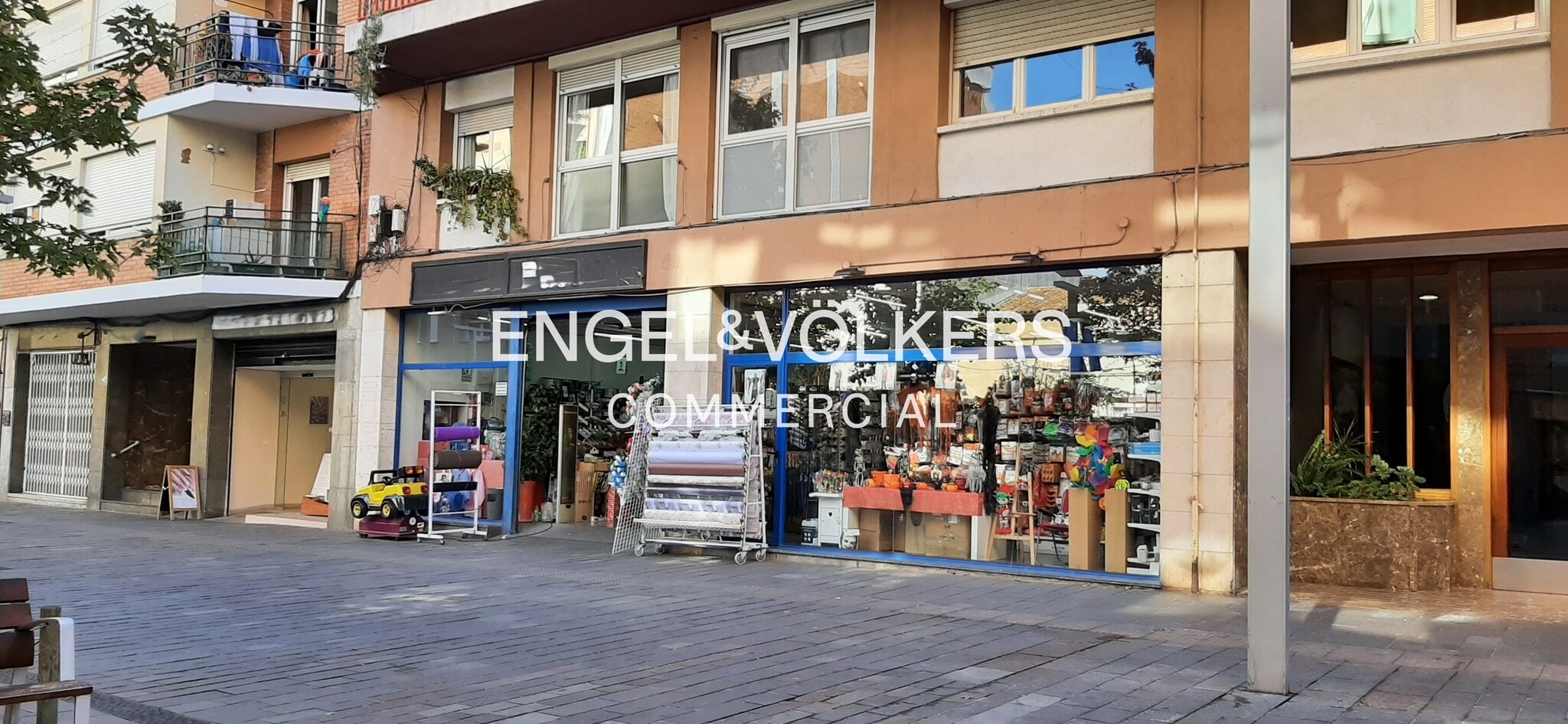Retail in Sant Cugat del Vallès, Barcelona for lease Building Photo- Image 1 of 2