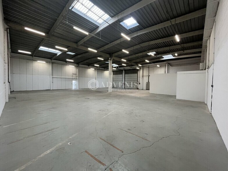 Flex in Valenton for lease - Interior Photo - Image 3 of 7