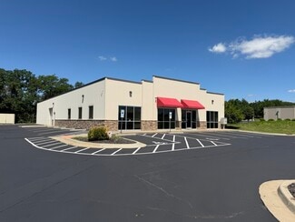 Plus de détails pour 8576 N Green Hills Rd, Kansas City, MO - Bureau/Commerce de détail à louer