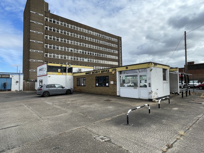 Railway St, Grimsby for sale - Building Photo - Image 1 of 6