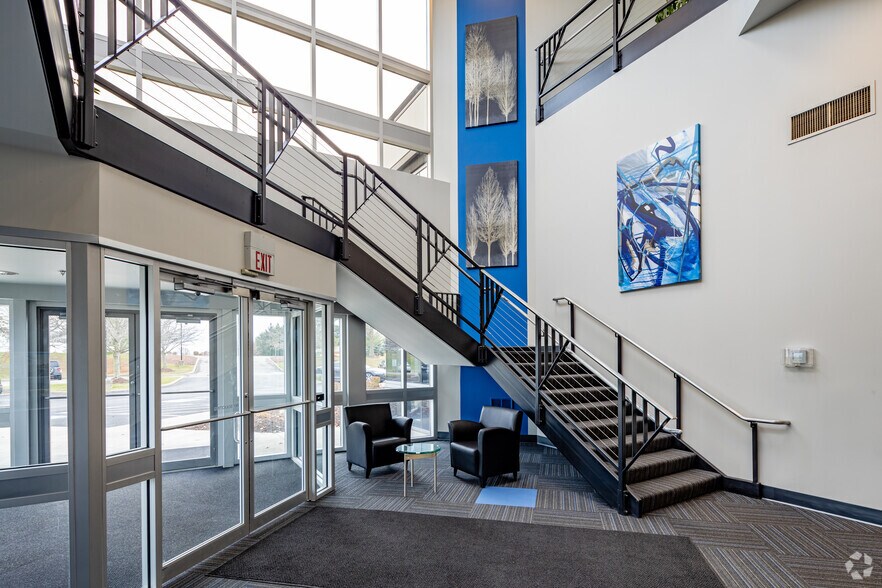 333 Technology Dr, Canonsburg, PA à louer - Hall d’entrée - Image 3 de 25