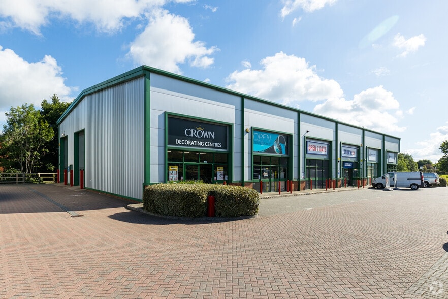 York Rd, Burgess Hill for lease - Building Photo - Image 2 of 2