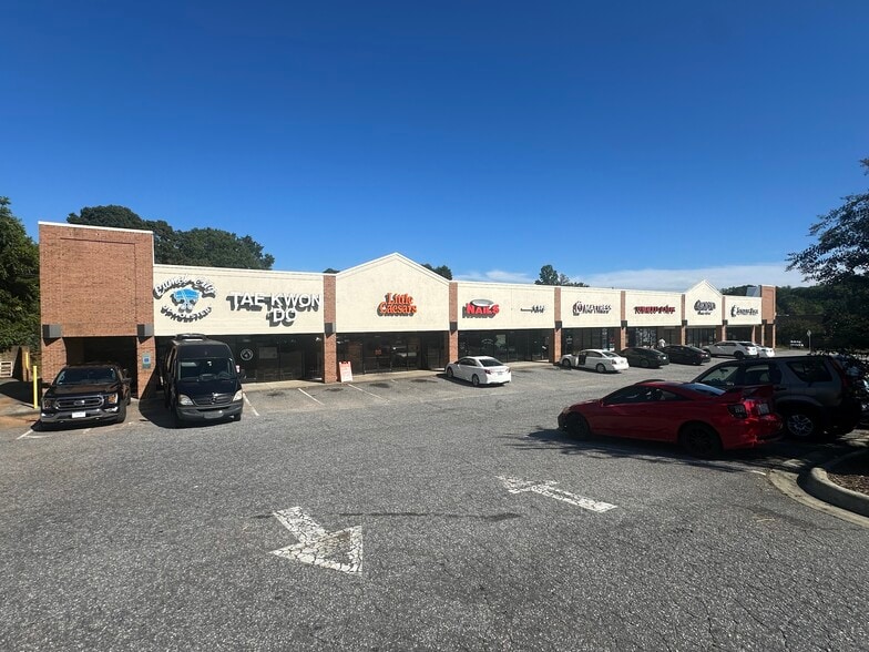 6311 Stadium Dr, Clemmons, NC for lease - Building Photo - Image 1 of 4