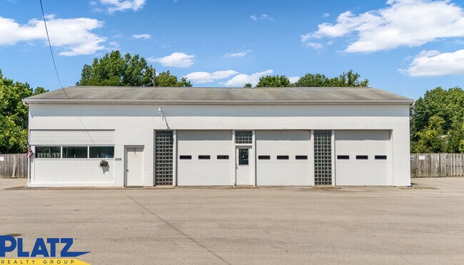 More details for 5720 Market St, Youngstown, OH - Retail for Sale