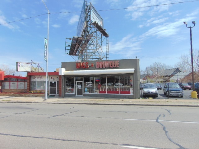 15390 Gratiot Ave, Detroit, MI à vendre - Photo du bâtiment - Image 1 de 42