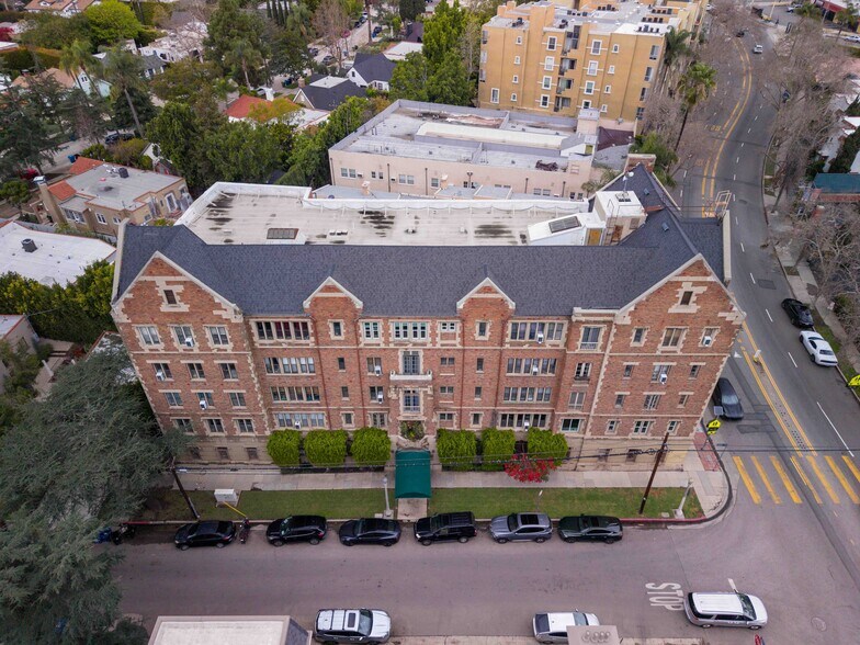 601 N Rossmore Ave, Los Angeles, CA à vendre - Photo du bâtiment - Image 2 de 37