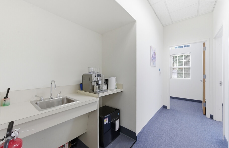 491 Amwell Rd, Hillsborough, NJ for sale - Building Photo - Image 3 of 14