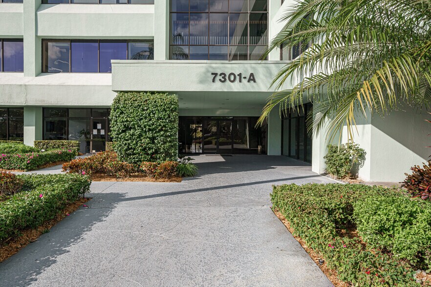 7301A W Palmetto Park Rd, Boca Raton, FL à louer - Photo du bâtiment - Image 2 de 9