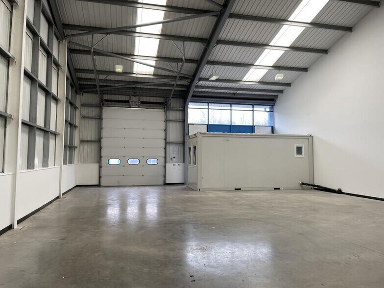 Parkhall Rd, Stoke On Trent à louer - Photo du bâtiment - Image 3 de 8