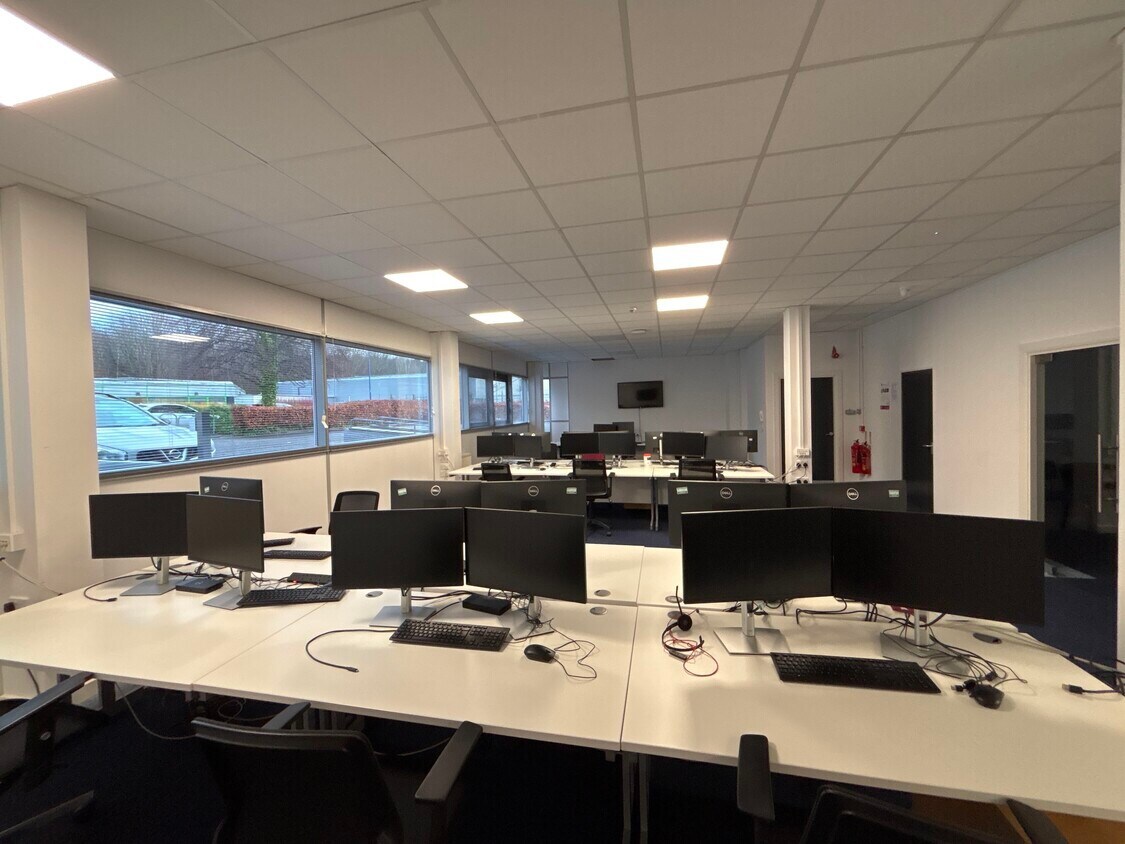 Gemini Cres, Dundee for lease Interior Photo- Image 1 of 3