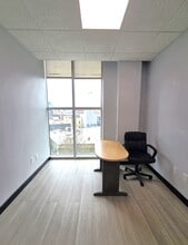 31-19 Newtown Ave, Astoria, NY for lease Interior Photo- Image 2 of 10