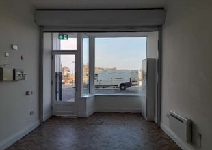 17-23 High St, Ayr for lease Interior Photo- Image 2 of 3