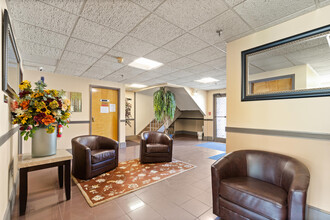 1538 Turnpike St, North Andover, MA for lease Lobby- Image 2 of 8