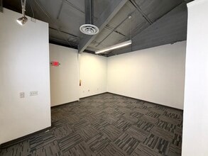 211 N Florence St, El Paso, TX à louer Photo intérieure- Image 1 de 13