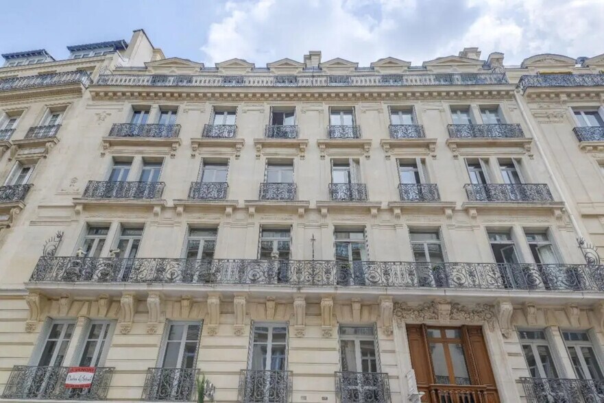 Bureau dans Paris à vendre - Photo du bâtiment - Image 2 de 13