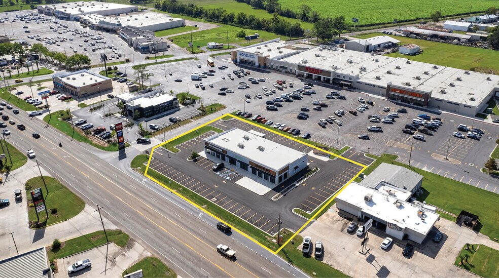 900 E Admiral Doyle Dr, New Iberia, LA à vendre - Photo du bâtiment - Image 2 de 8