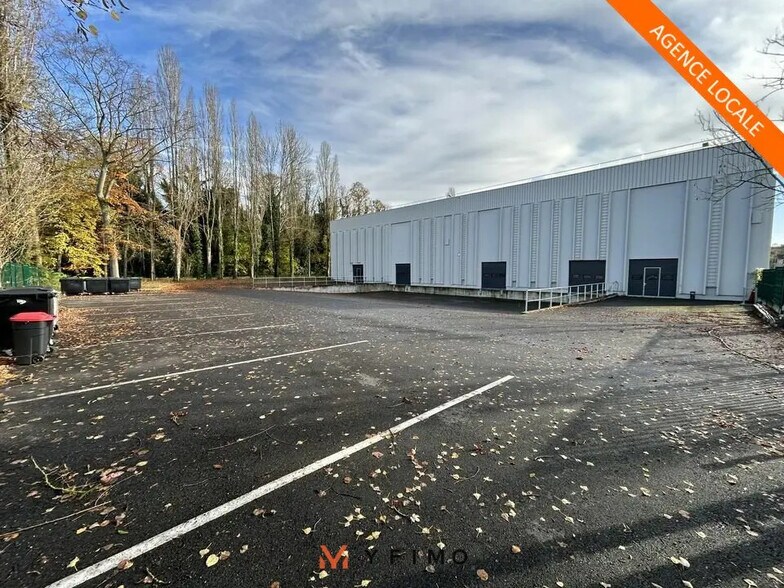 Office in SAINT-OUEN-L'AUMONE for lease - Building Photo - Image 1 of 8