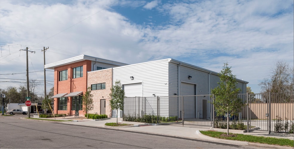 4619 Lyons Ave, Houston, TX for sale - Building Photo - Image 2 of 9