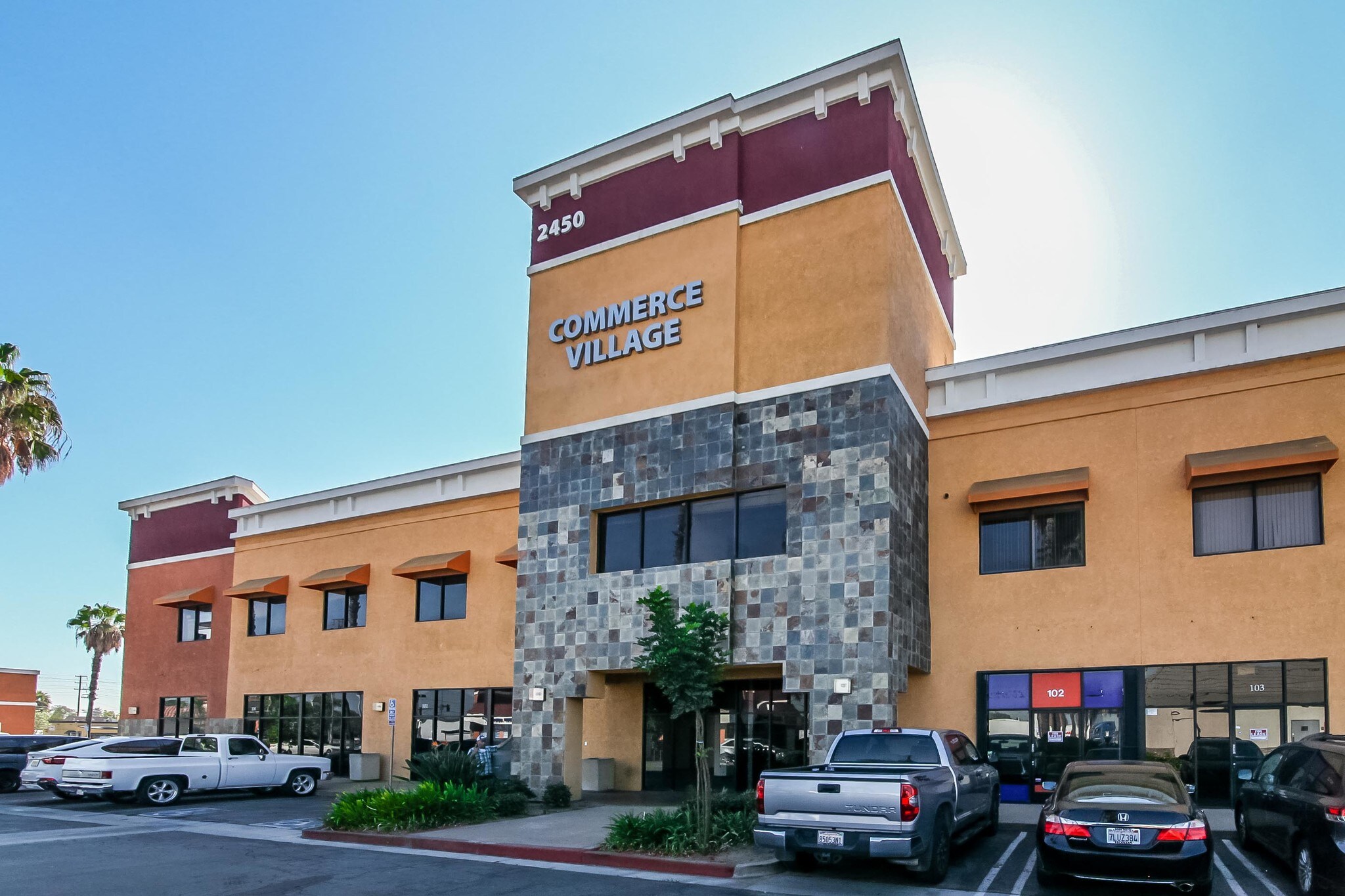 2450 S Atlantic Blvd, Commerce, CA à louer Photo du bâtiment- Image 1 de 11