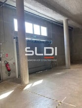 Flex in Lyon for lease Building Photo- Image 1 of 4