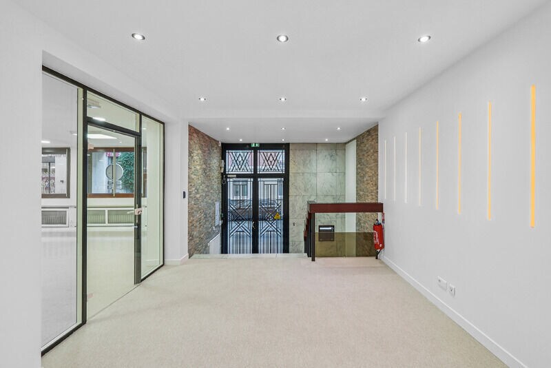 Immeuble residentiel dans Paris à vendre - Photo intérieure - Image 3 de 15